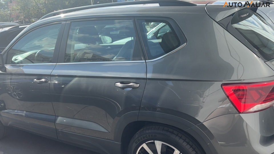 VOLKSWAGEN TAOS 1.4 250 TSI TOTAL FLEX COMFORTLINE AUTOMÁTICO