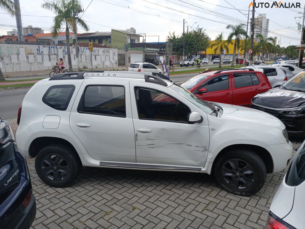 RENAULT DUSTER 2.0 DYNAMIQUE 4X2 16V FLEX 4P AUTOMATICO