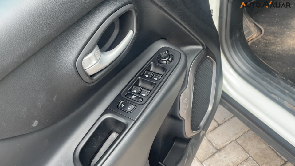 JEEP RENEGADE 1.3 T270 TURBO FLEX LONGITUDE AT6