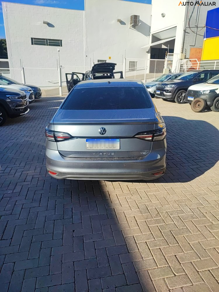 VOLKSWAGEN VIRTUS 1.0 170 TSI MANUAL