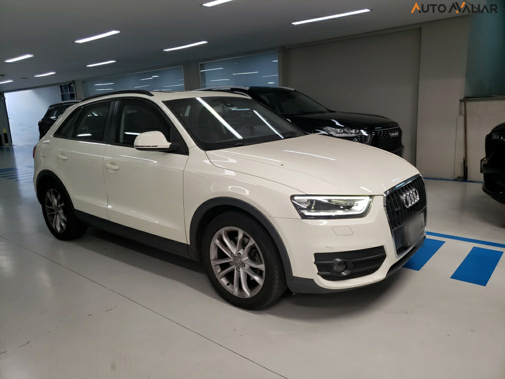 AUDI Q3 2.0 TFSI AMBIENTE QUATTRO 4P GASOLINA S TRONIC