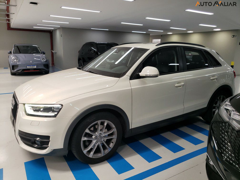 AUDI Q3 2.0 TFSI AMBIENTE QUATTRO 4P GASOLINA S TRONIC