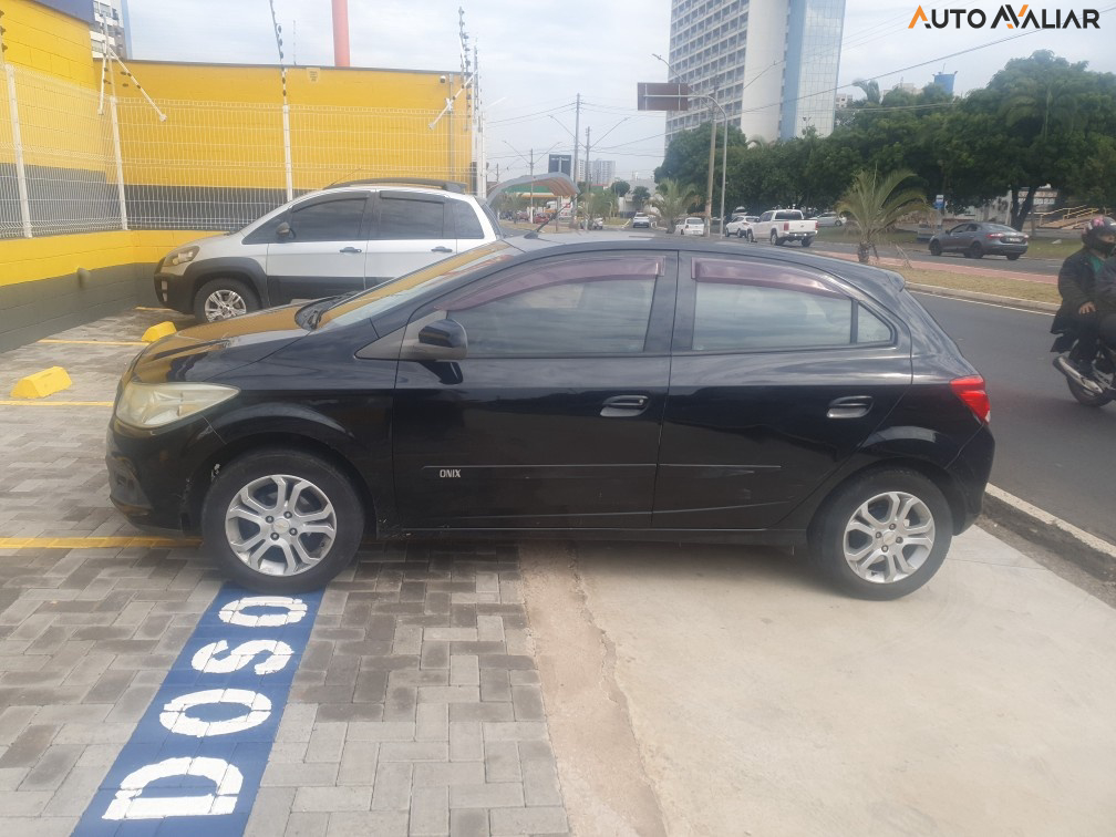 CHEVROLET ONIX 1.0 MPFI LT 8V FLEX 4P MANUAL