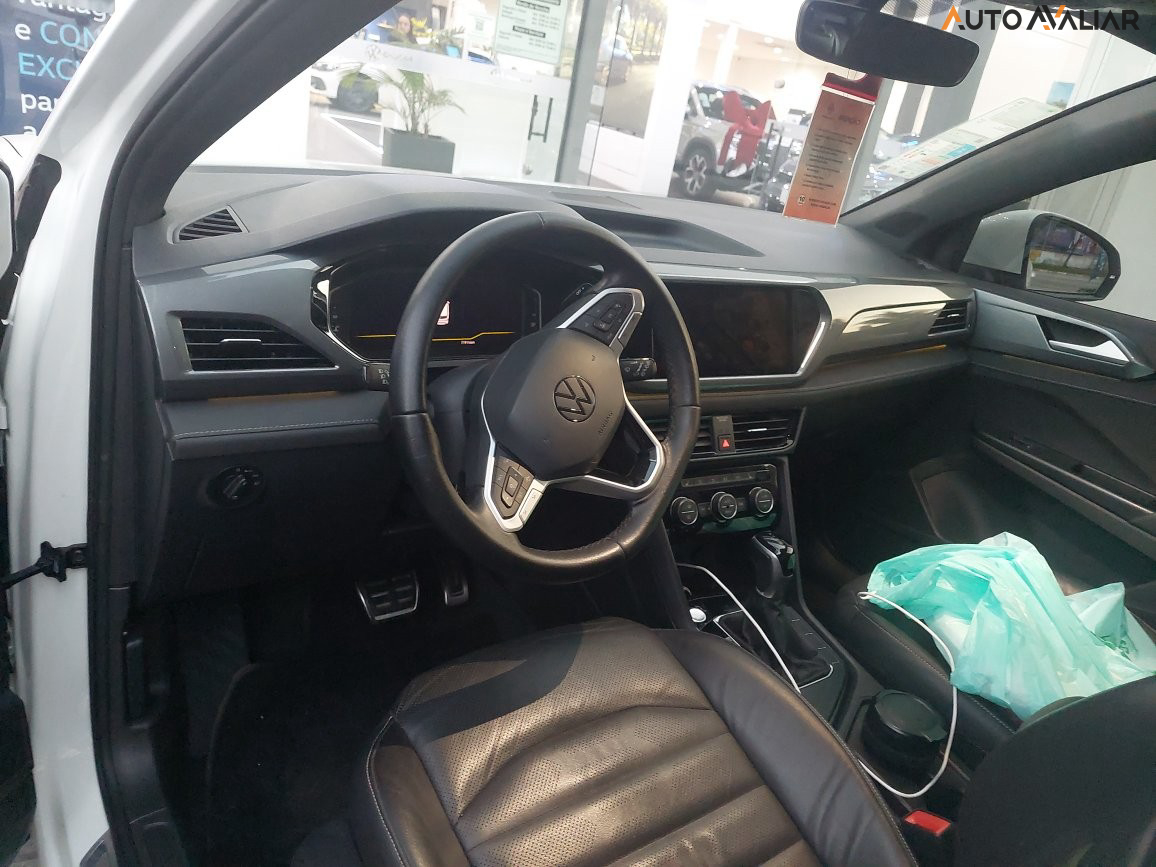 VOLKSWAGEN TAOS 1.4 250 TSI TOTAL FLEX HIGHLINE AUTOMÁTICO