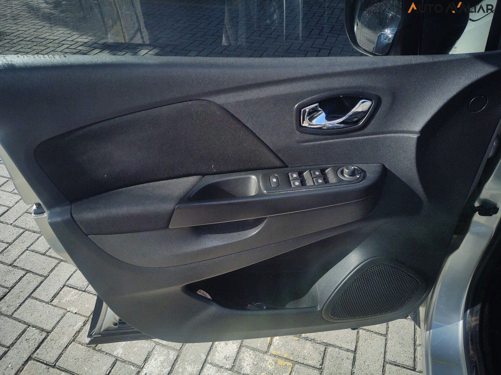 RENAULT CAPTUR 1.6 16V SCE FLEX LIFE X-TRONIC