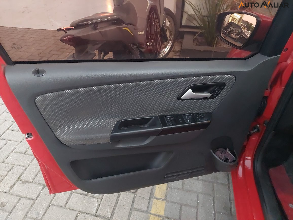 VOLKSWAGEN FOX 1.0 MI TREND 8V FLEX 4P MANUAL