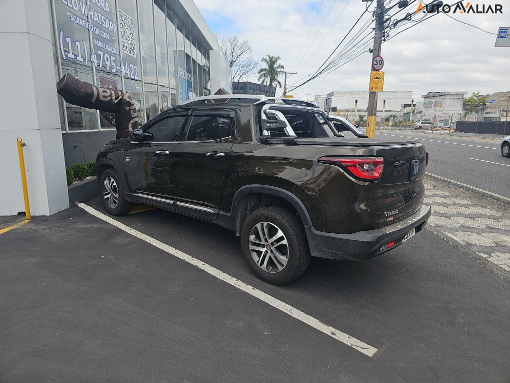 FIAT TORO 2.0 16V TURBO DIESEL VOLCANO 4WD AT9
