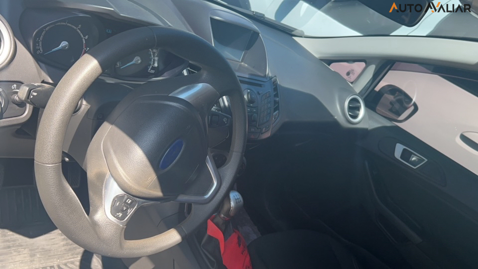 FORD FIESTA 1.6 SE HATCH 16V FLEX 4P MANUAL