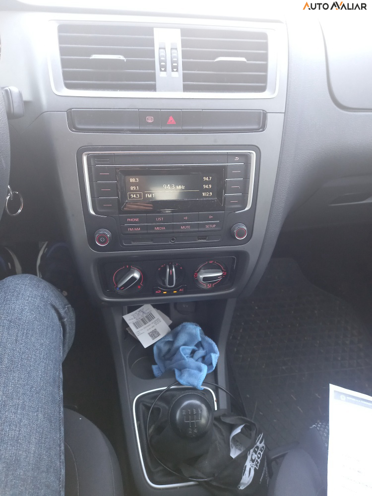 VOLKSWAGEN FOX 1.6 MSI TRENDLINE 8V FLEX 4P MANUAL