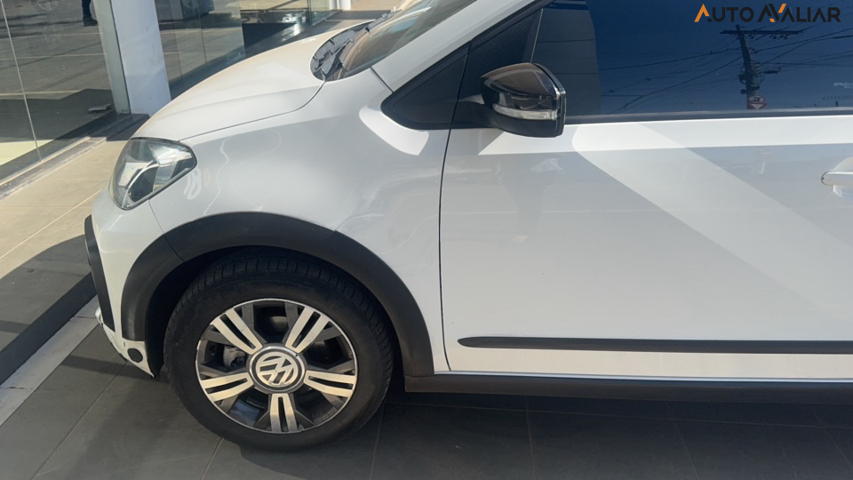 VOLKSWAGEN UP 1.0 CROSS TSI TOTAL 12V 5P FLEX