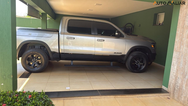 RAM 1500 5.7 V8 GASOLINA REBEL CD 4X4 AUTOMATICO