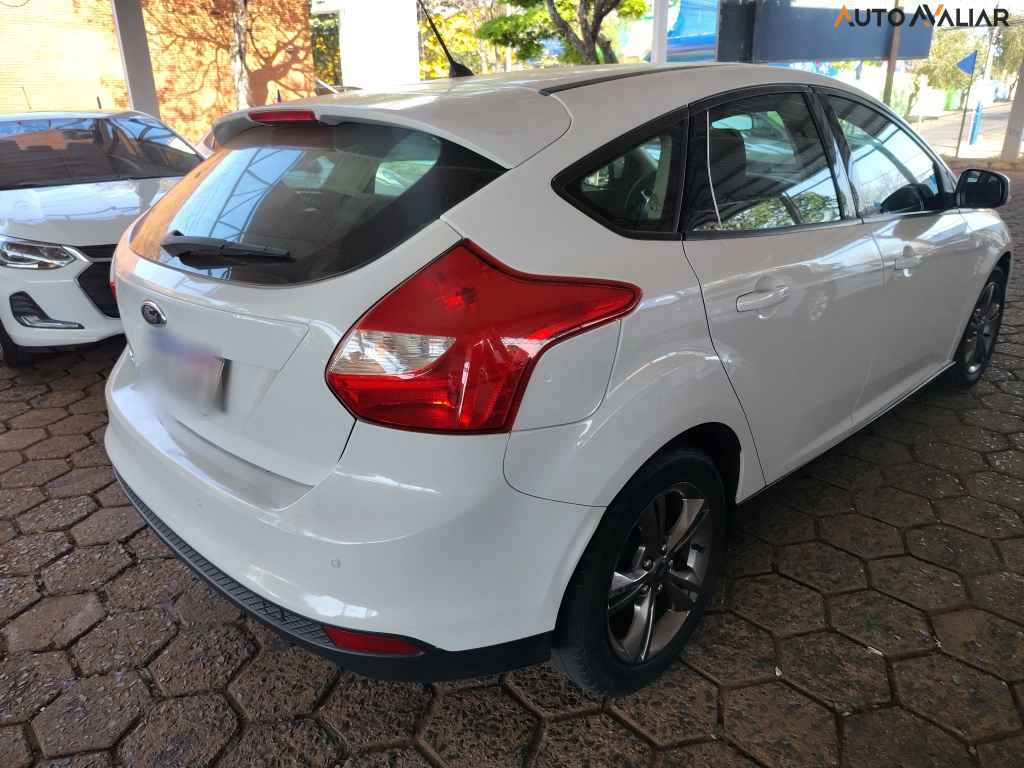 FORD FOCUS 1.6 SE HATCH 16V FLEX 4P POWERSHIFT