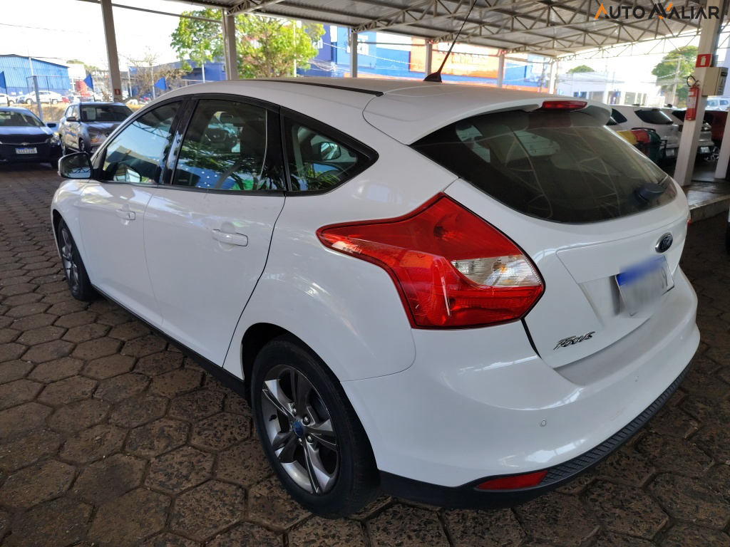 FORD FOCUS 1.6 SE HATCH 16V FLEX 4P POWERSHIFT