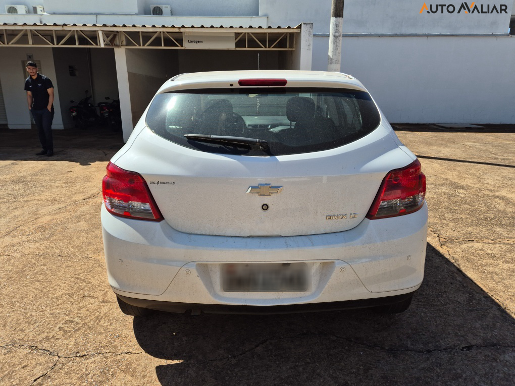 CHEVROLET ONIX 1.0 MPFI LT 8V FLEX 4P MANUAL
