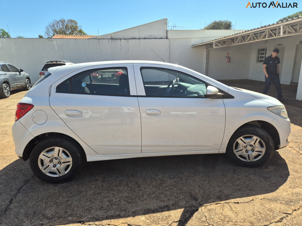 CHEVROLET ONIX 1.0 MPFI LT 8V FLEX 4P MANUAL
