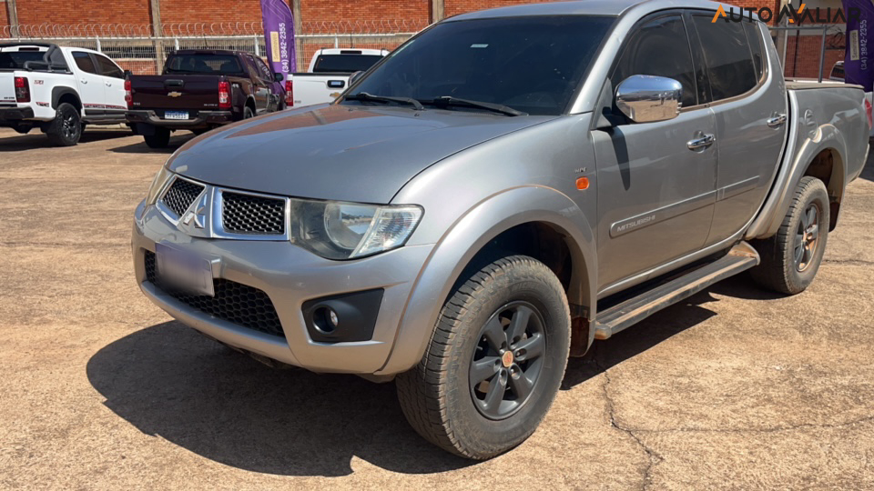 MITSUBISHI L200 TRITON  3.2 HPE 4X4 CD 16V TURBO INTERCOOLER DIESEL 4P AUTOMATICO