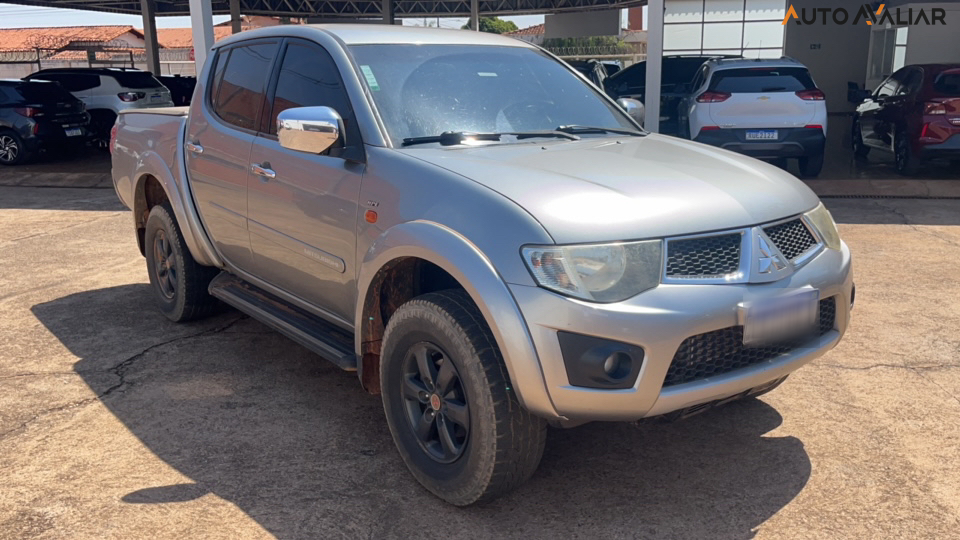 MITSUBISHI L200 TRITON  3.2 HPE 4X4 CD 16V TURBO INTERCOOLER DIESEL 4P AUTOMATICO