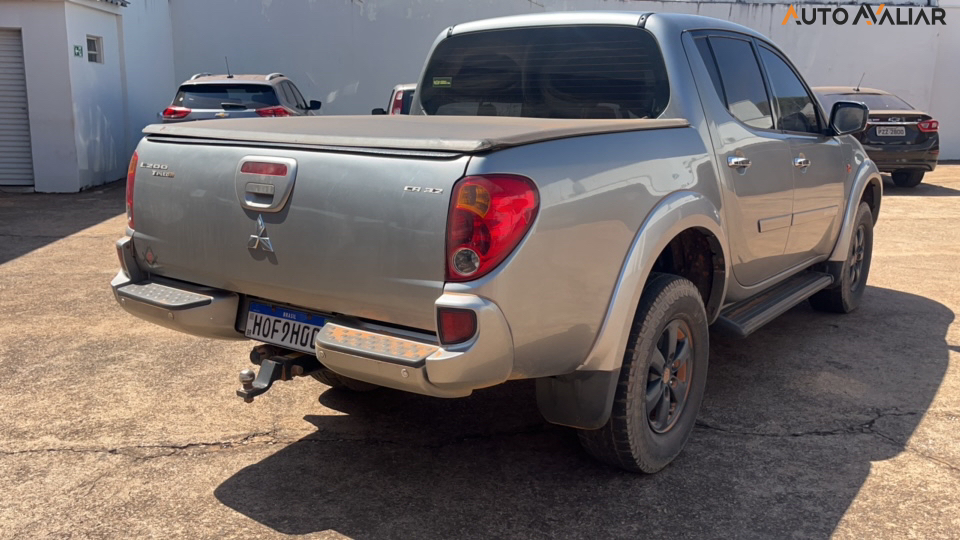 MITSUBISHI L200 TRITON  3.2 HPE 4X4 CD 16V TURBO INTERCOOLER DIESEL 4P AUTOMATICO