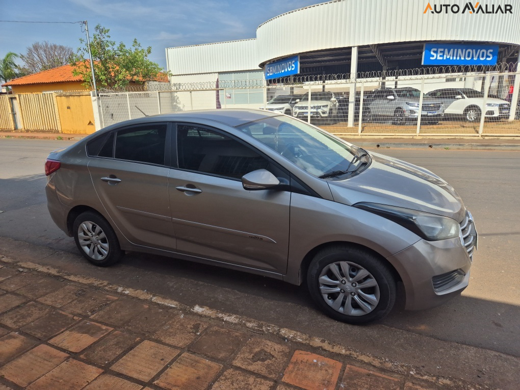 HYUNDAI HB20S 1.0 COMFORT PLUS 12V TURBO FLEX 4P MANUAL