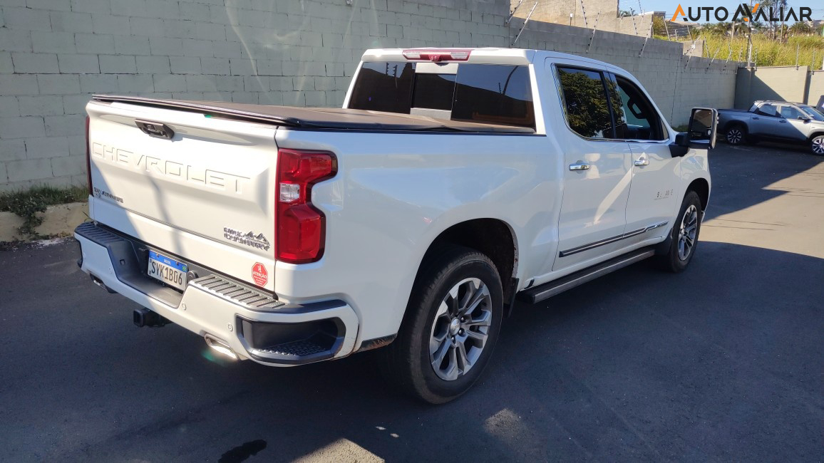 CHEVROLET SILVERADO 5.3 V8 GASOLINA 1500 HIGH COUNTRY 4X4 AUTOMÁTICO