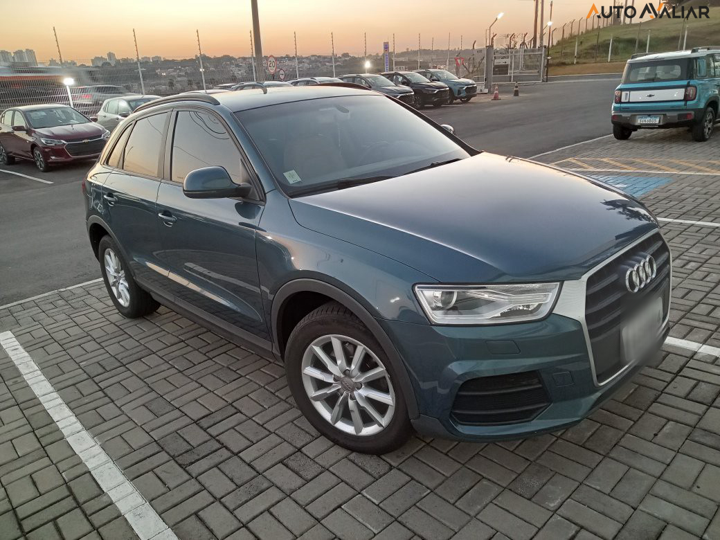 AUDI Q3 1.4 TFSI AMBIENTE PLUS FLEX 4P S TRONIC