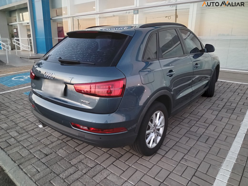AUDI Q3 1.4 TFSI AMBIENTE PLUS FLEX 4P S TRONIC