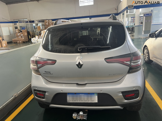 RENAULT SANDERO 1.6 16V SCE FLEX STEPWAY ICONIC X-TRONIC