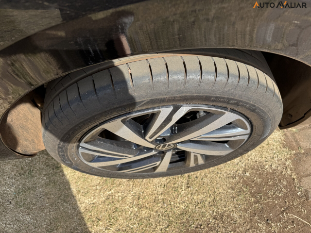 VOLKSWAGEN VIRTUS 1.0 200 TSI HIGHLINE AUTOMÁTICO
