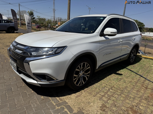 MITSUBISHI OUTLANDER 2.0 COMFORT 16V GASOLINA 4P AUTOMATICO