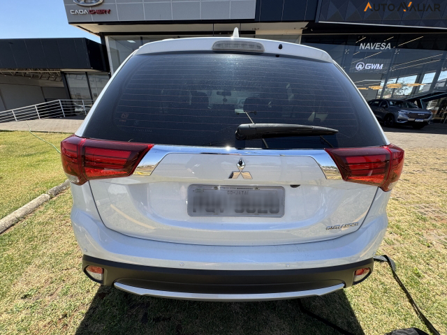 MITSUBISHI OUTLANDER 2.0 COMFORT 16V GASOLINA 4P AUTOMATICO