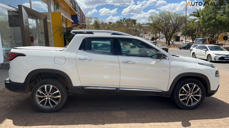 FIAT TORO 2.0 16V TURBO DIESEL VOLCANO 4WD AT9