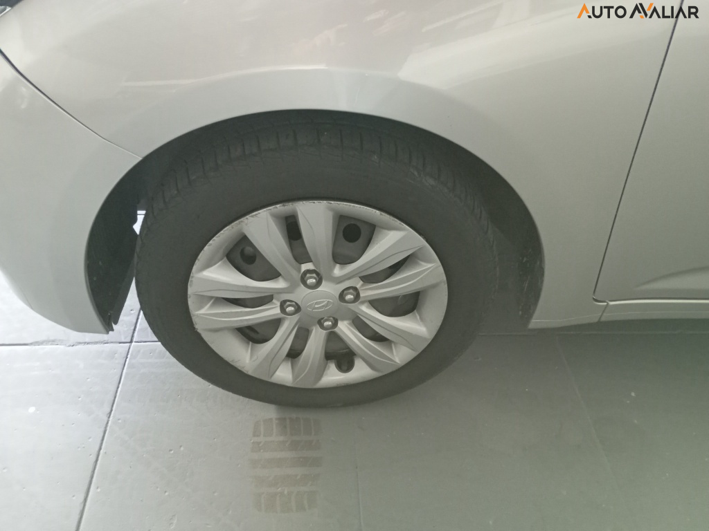 HYUNDAI HB20 1.6 COMFORT PLUS 16V FLEX 4P AUTOMATICO