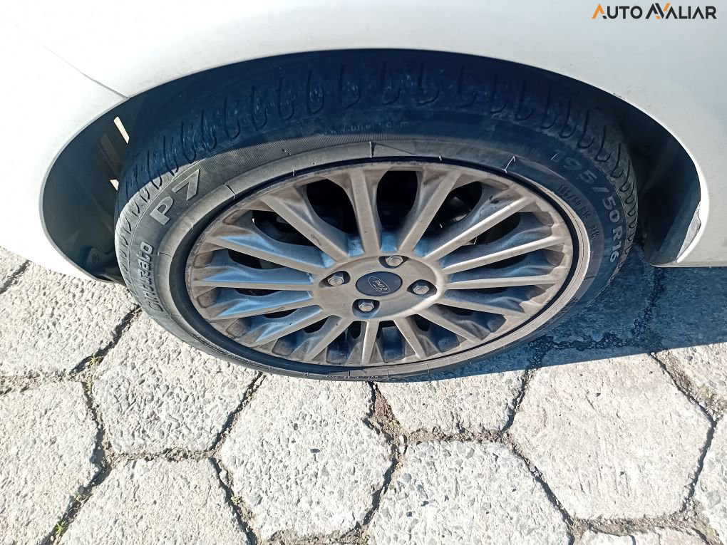 FORD FIESTA 1.6 TITANIUM SEDAN 16V FLEX 4P POWERSHIFT