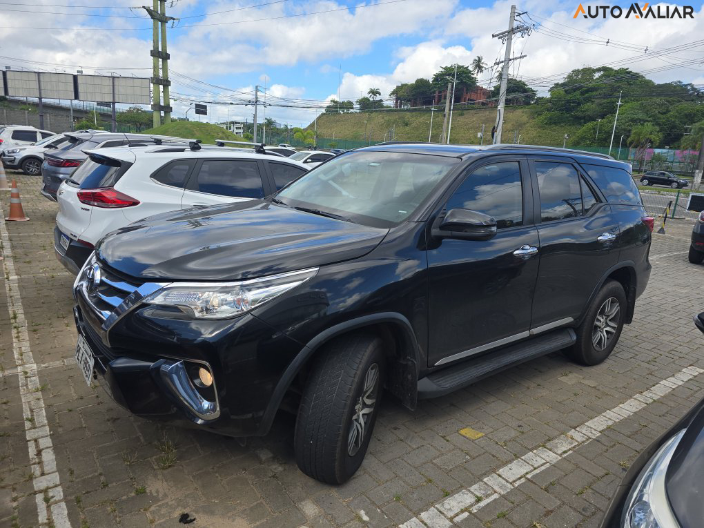 TOYOTA HILUX SW4 2.7 SRV 7 LUGARES 4X2 16V FLEX 4P AUTOMATICO