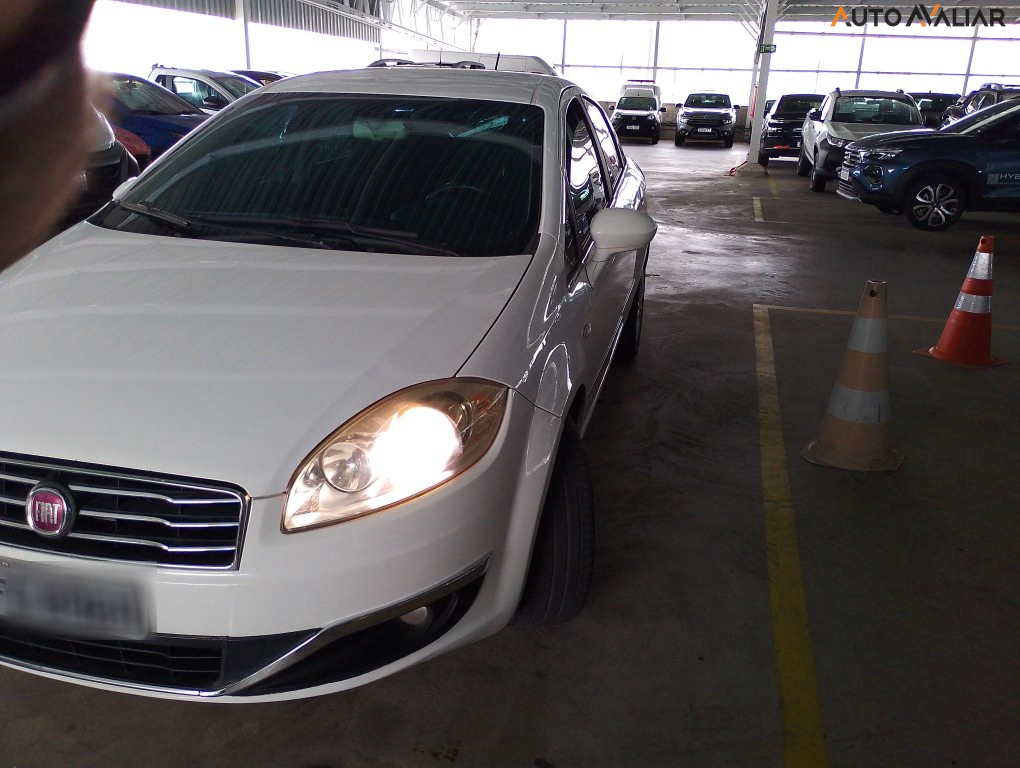 FIAT LINEA 1.8 ESSENCE 16V FLEX 4P MANUAL