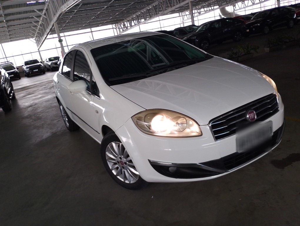 FIAT LINEA 1.8 ESSENCE 16V FLEX 4P MANUAL