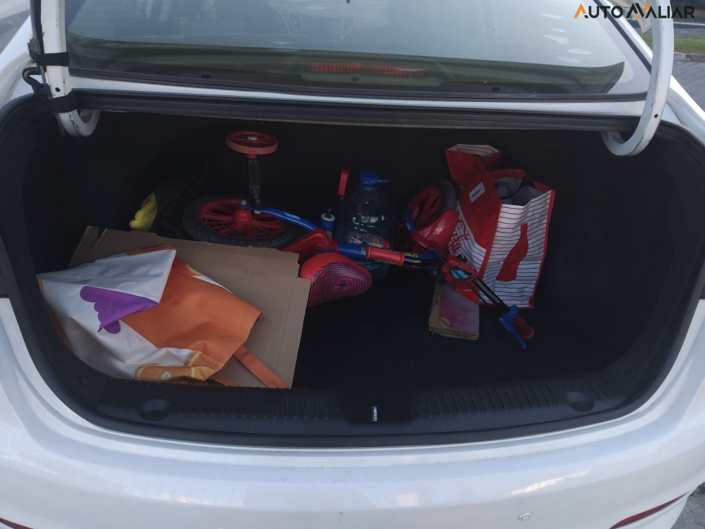 HYUNDAI HB20S 1.0 COMFORT STYLE 12V FLEX 4P MANUAL