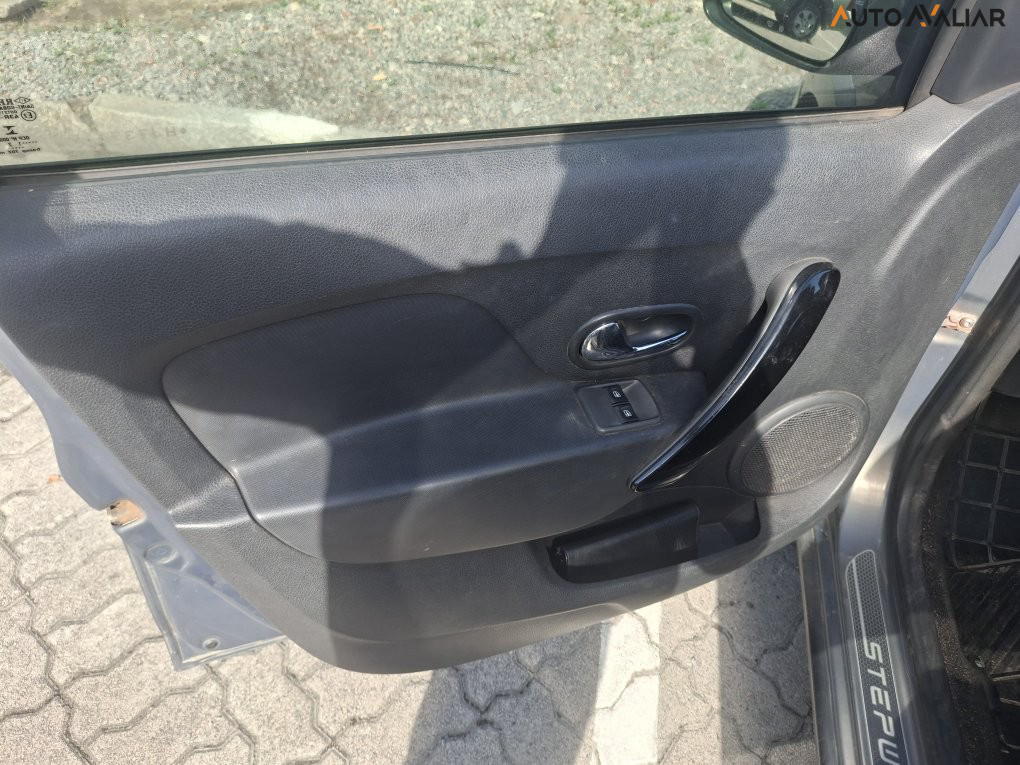 RENAULT SANDERO 1.6 16V SCE FLEX STEPWAY 4P MANUAL