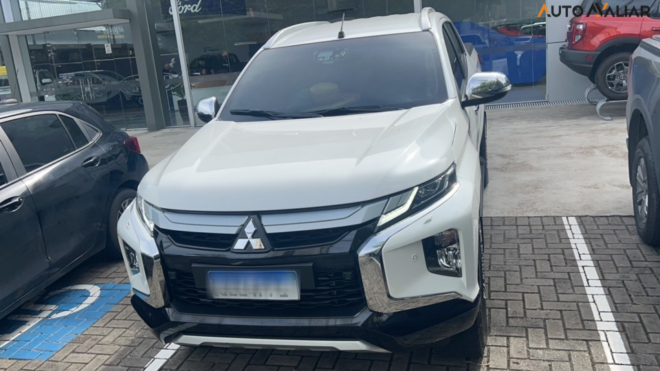 MITSUBISHI L200 TRITON  TURBO SPORT HPE S CD 4X4 AUTOMATICO DIESEL 4P 2.4 16V