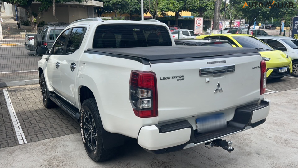 MITSUBISHI L200 TRITON  TURBO SPORT HPE S CD 4X4 AUTOMATICO DIESEL 4P 2.4 16V