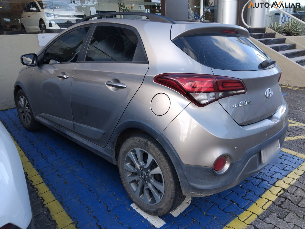 HYUNDAI HB20X 1.6 16V STYLE FLEX 4P AUTOMATICO
