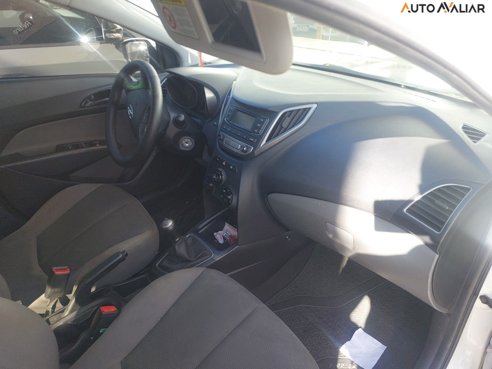 HYUNDAI HB20S 1.0 COMFORT PLUS 12V FLEX 4P MANUAL