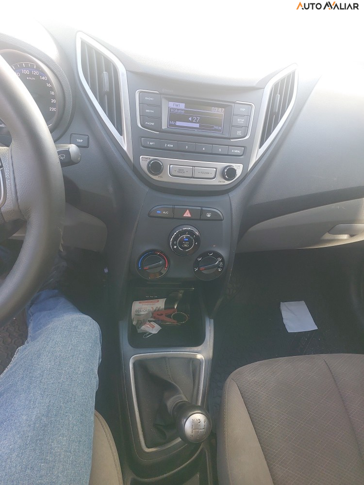 HYUNDAI HB20S 1.0 COMFORT PLUS 12V FLEX 4P MANUAL