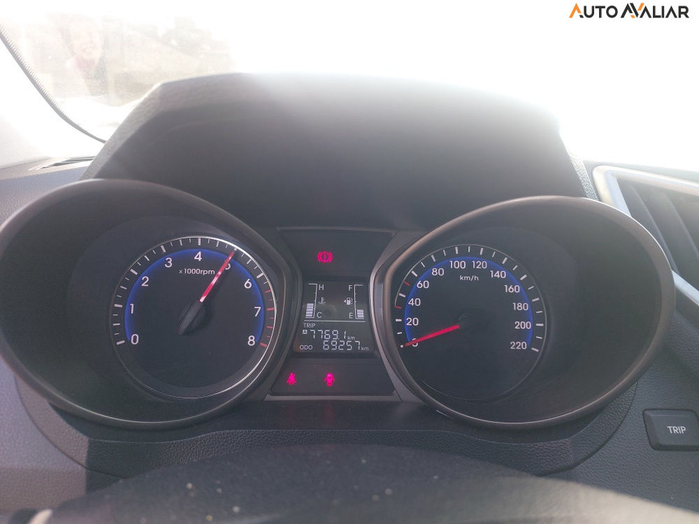 HYUNDAI HB20S 1.0 COMFORT PLUS 12V FLEX 4P MANUAL