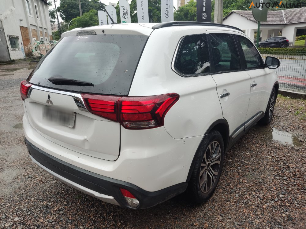 MITSUBISHI OUTLANDER 2.2 4X4 16V DIESEL 4P AUTOMATICO