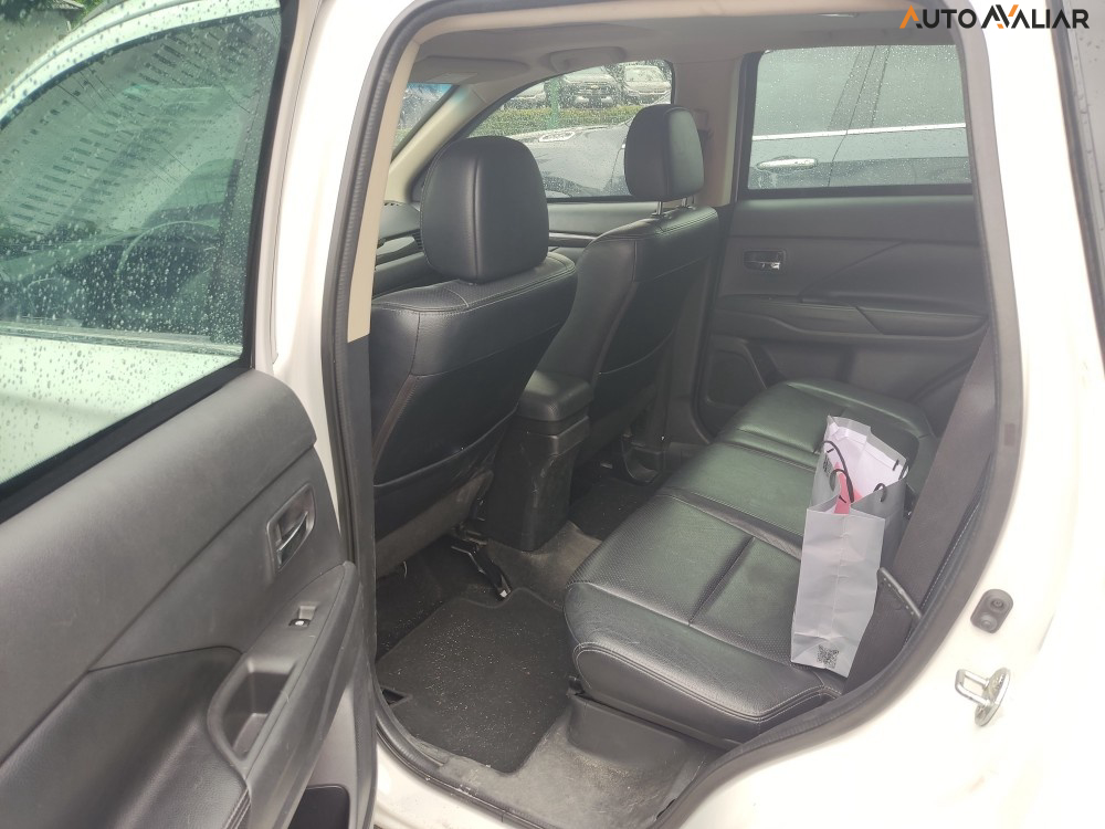 MITSUBISHI OUTLANDER 2.2 4X4 16V DIESEL 4P AUTOMATICO