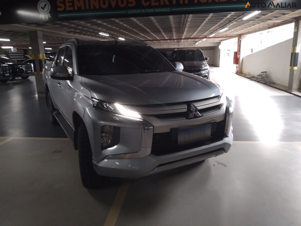 MITSUBISHI L200 TRITON  TURBO SPORT HPE S CD 4X4 AUTOMATICO DIESEL 4P 2.4 16V