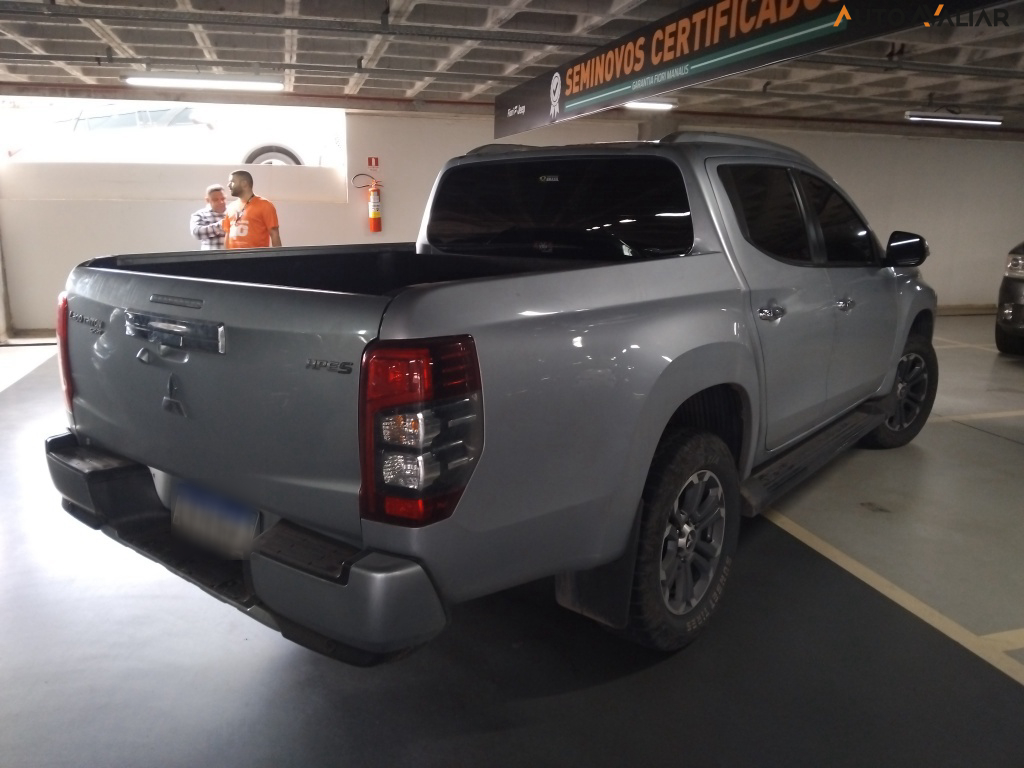 MITSUBISHI L200 TRITON  TURBO SPORT HPE S CD 4X4 AUTOMATICO DIESEL 4P 2.4 16V