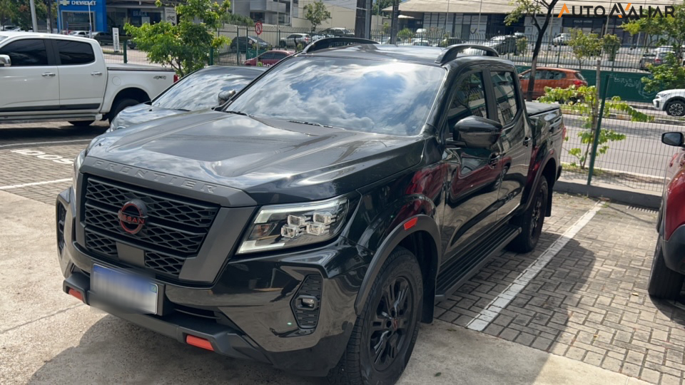 NISSAN FRONTIER 2.3 16V TURBO DIESEL PRO4X CD 4X4 AUTOMÁTICO