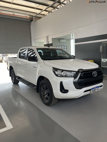 TOYOTA HILUX 2.8 D-4D TURBO DIESEL CD SR 4X4 AUTOMÃTICA